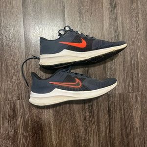 Nike running shoes men’s size 11